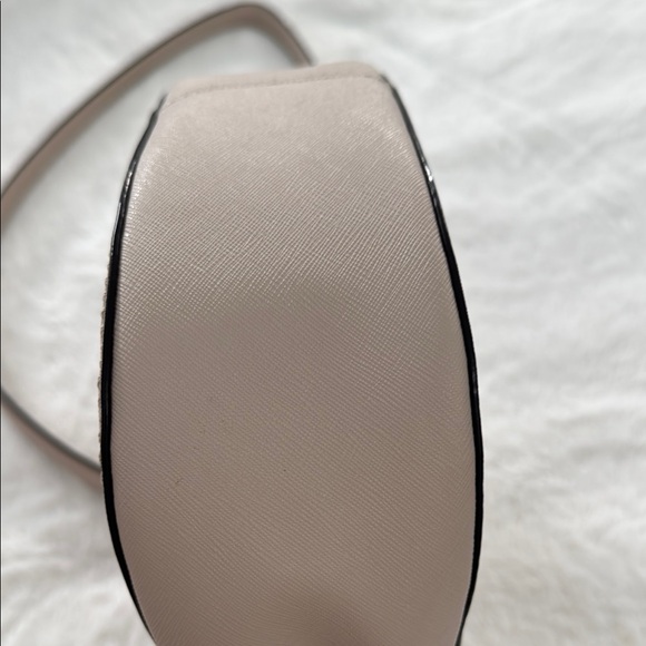 Kate Spade Beige Crossbody Bag EUC - Picture 10 of 11